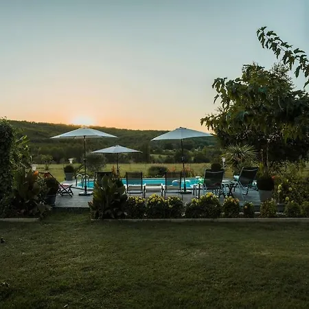 Ideale Pour 6 Vacanciers En Perigord Noir Holiday home