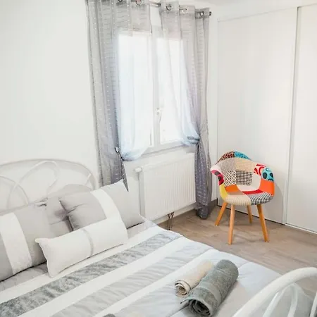 Ideale Pour 6 Vacanciers En Perigord Noir Holiday home Castelnaud La Chapelle